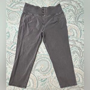 Ryegrass Faded Grey Wash Size 18 Pleated Super High Rise
Mom Jeans